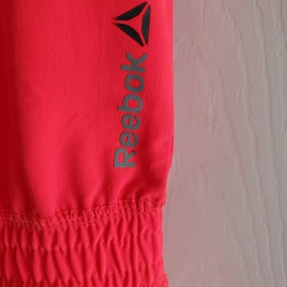 Reebok One Piece Sleeveless Romper - Pink size youth L